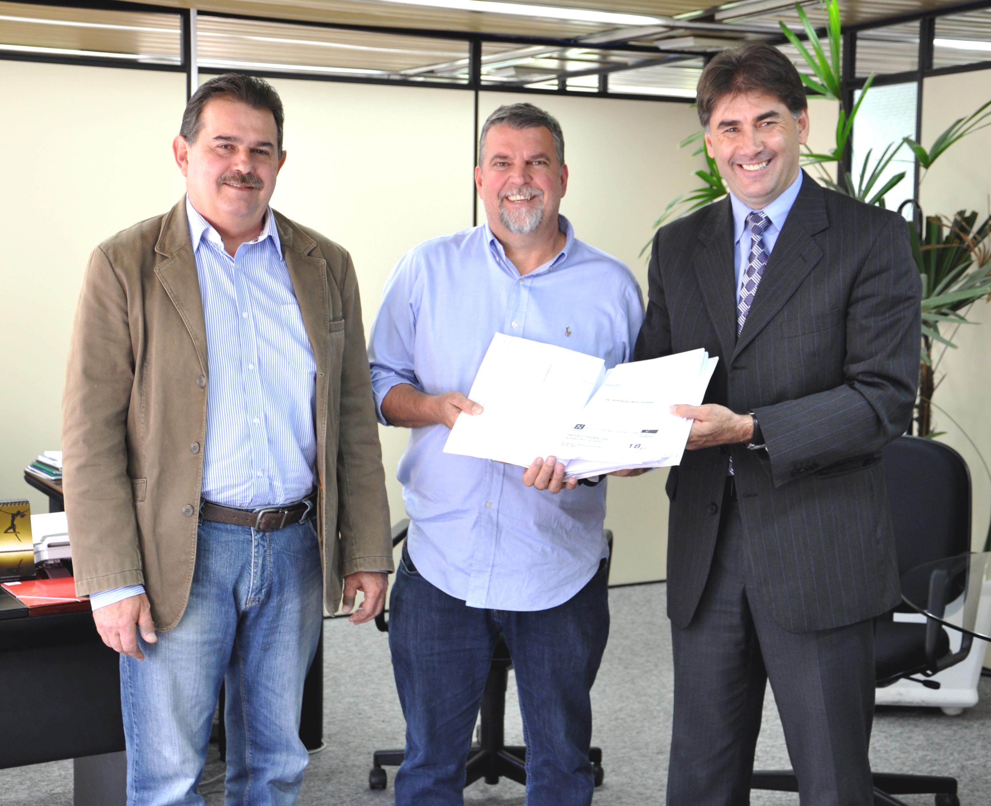 nova_escola_beto_paranhos_e_silvestre